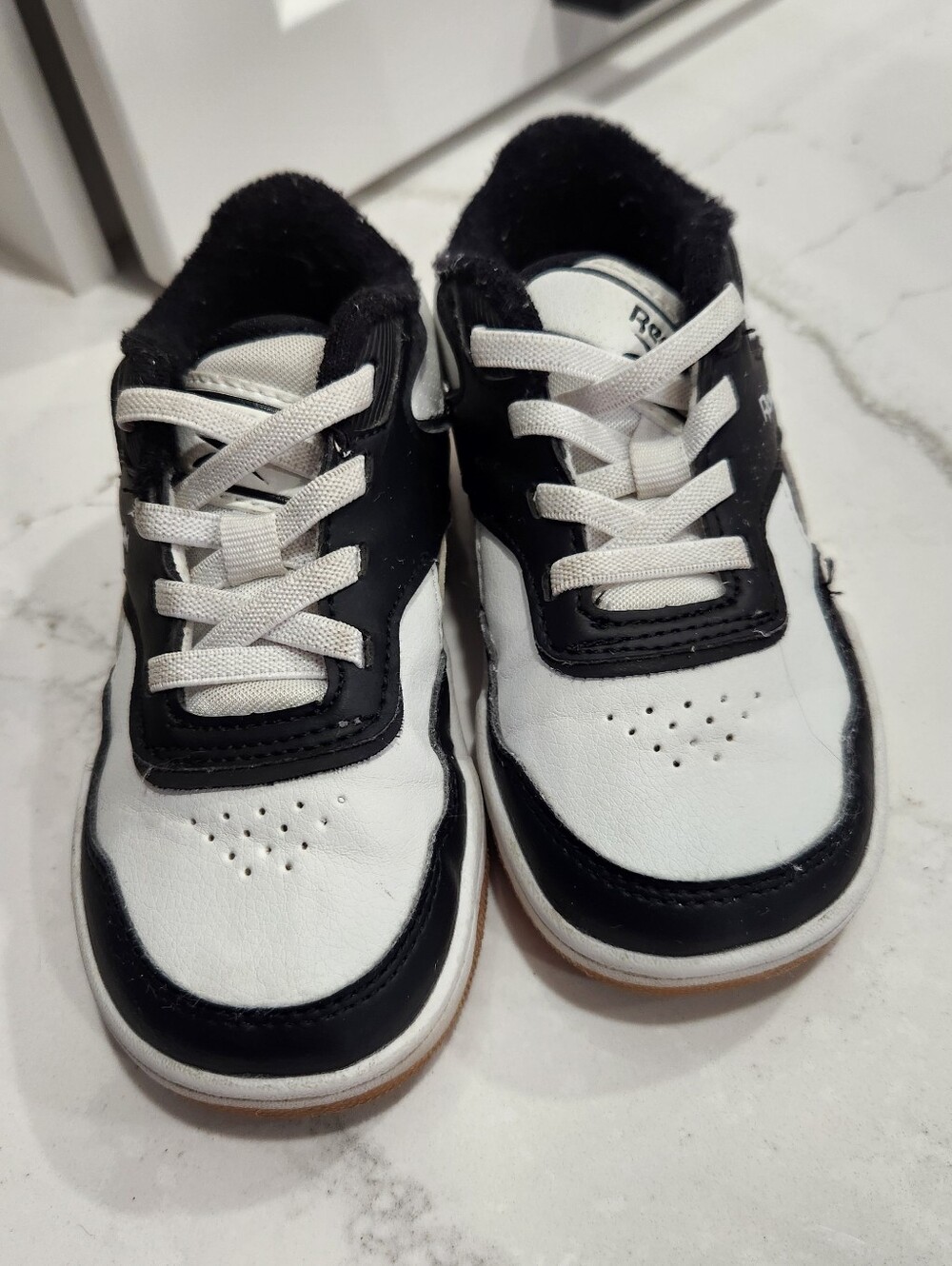 Kids Reeboks Size 10T - Excellent Condition - Picture 2 of 4
